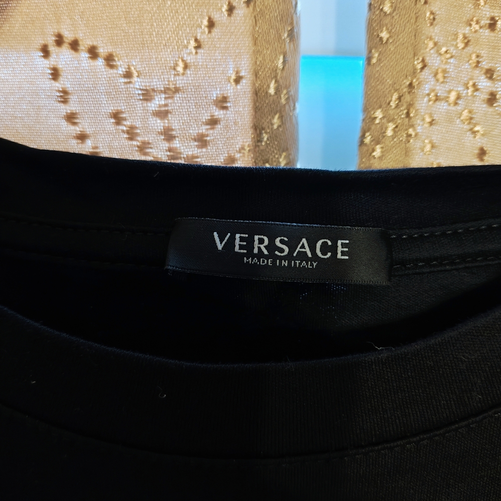 Versace Women's Black T-Shirt - Picture 5 of 5
